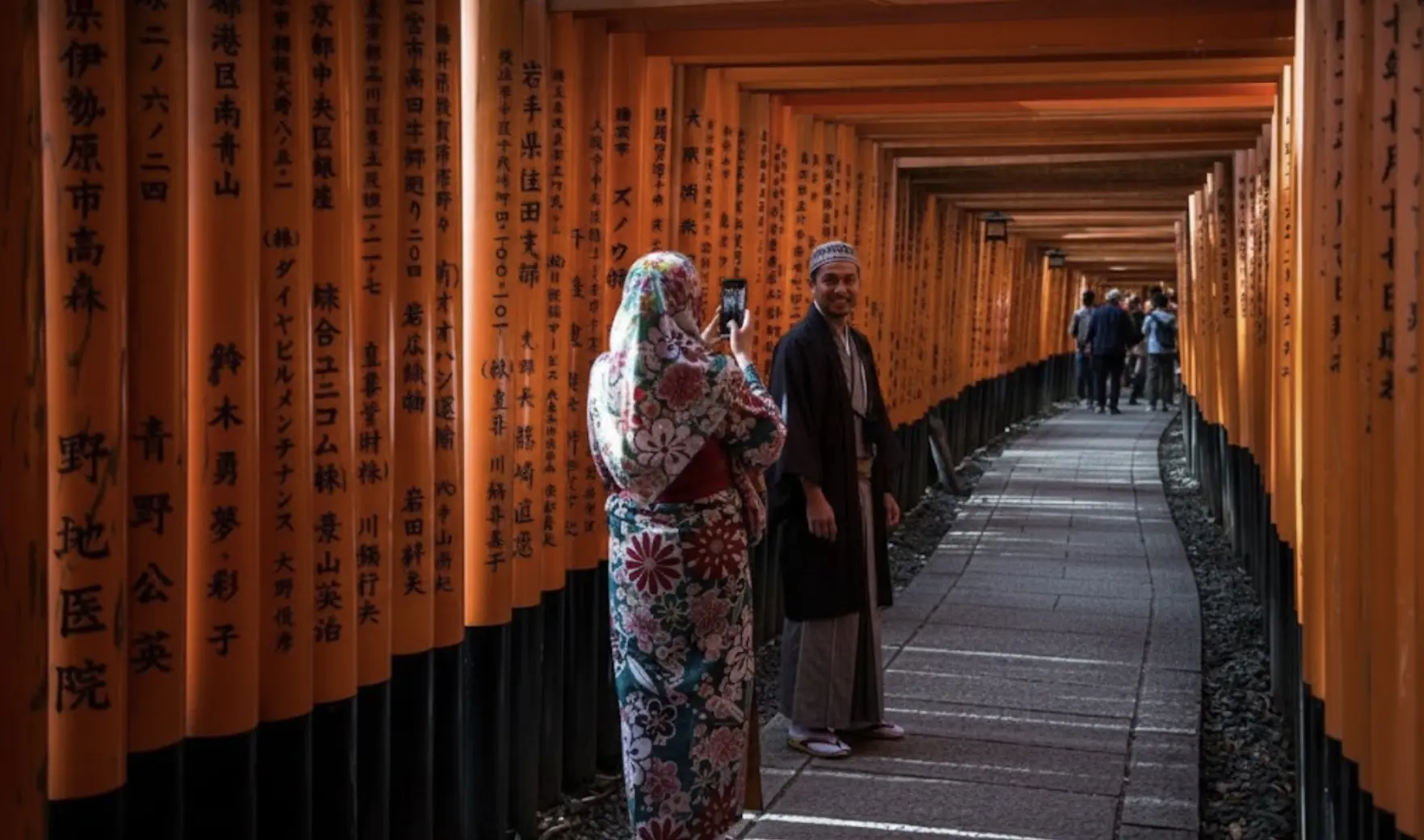 Muslim family on a Hijrah Tours Japan halal tour in Higashiyama, Kyoto